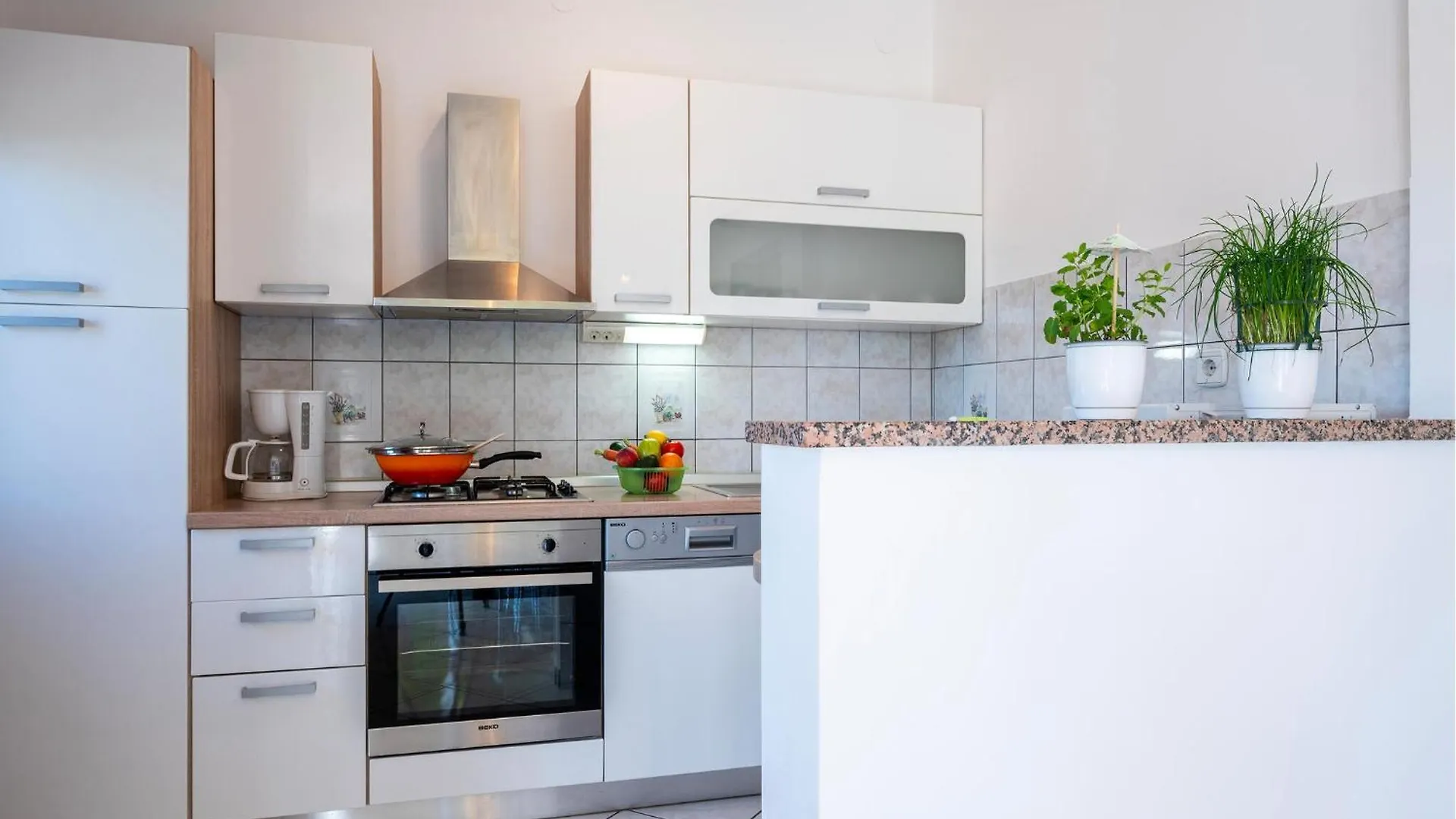 Gorgeous Apartment In Pula With Kitchen Muntić Kroatien